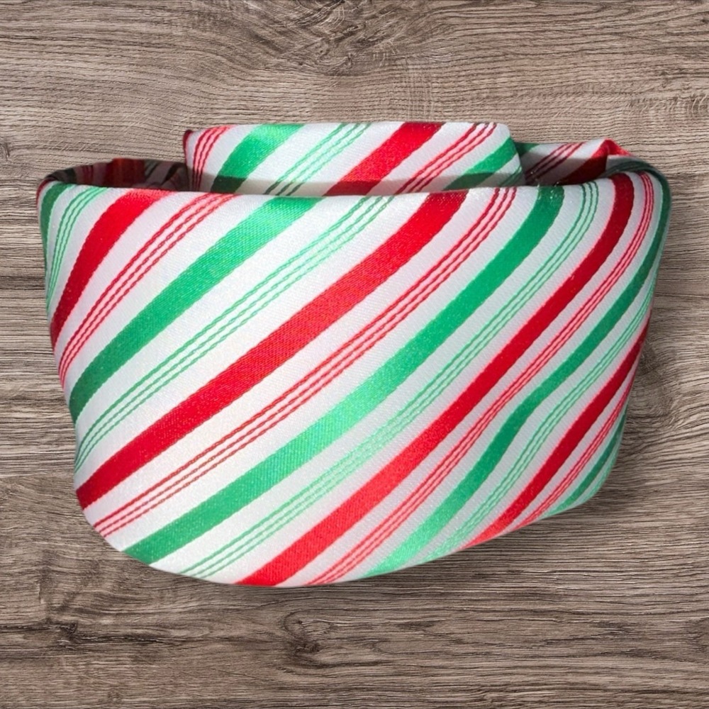 Holiday Traditions Candy Cane Stripe Christmas Necktie Red Green White New - Picture 2 of 4